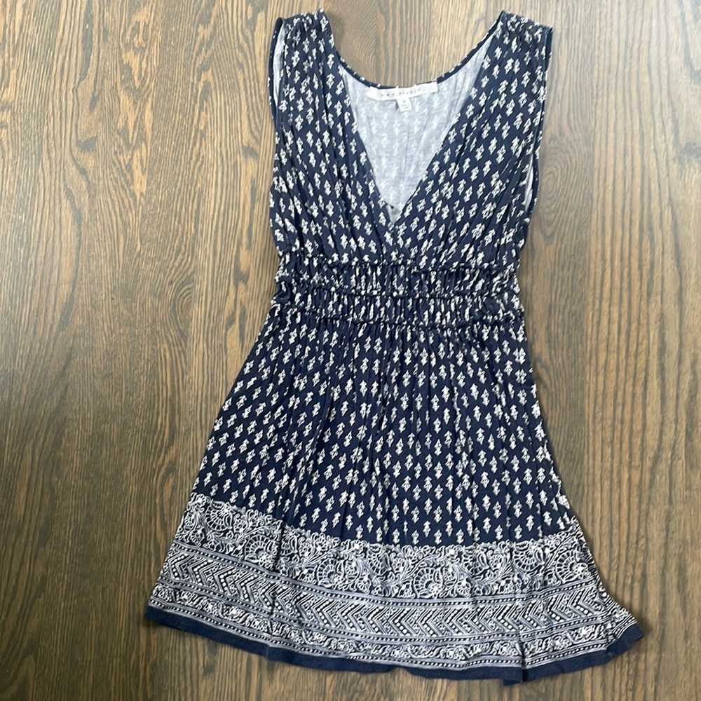 Max Studio women’s size medium blue/white tank